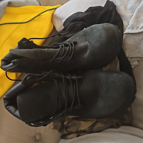 Timberlands - Picture 1 of 4